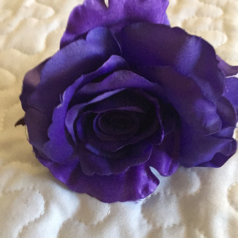 Rose pin
